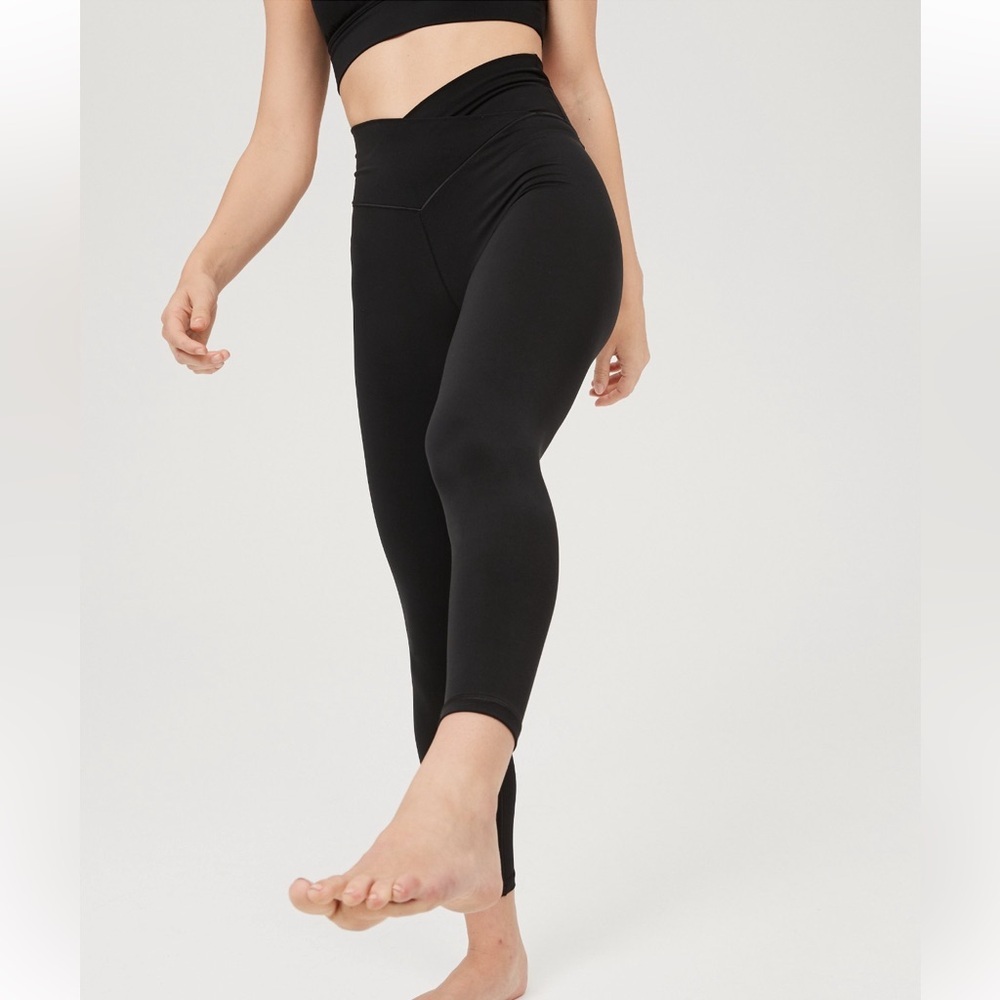 Aerie Real Me Hi-Rise Crossover 7/8 Leggings - Picture 3 of 9